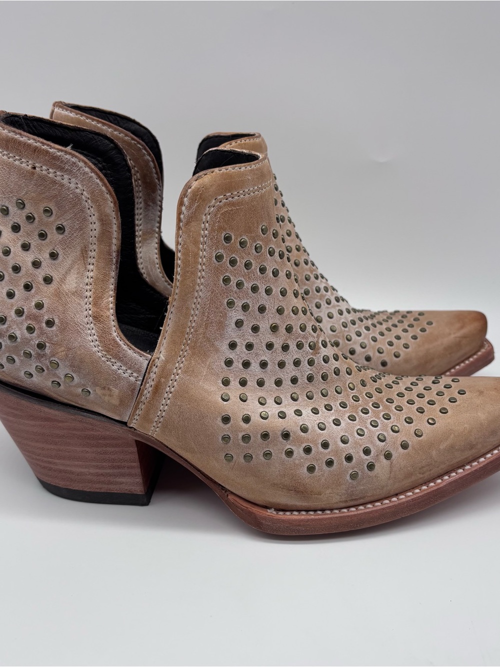 Ariat Dixon Studded Women’s Western Ankle Boots Tan Leather - size 9.5 - Picture 10 of 13